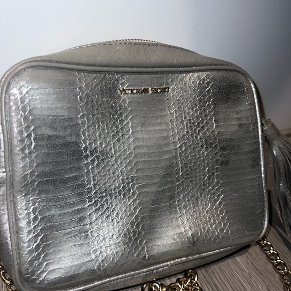 Victoria secret cross body - Picture 2 of 3
